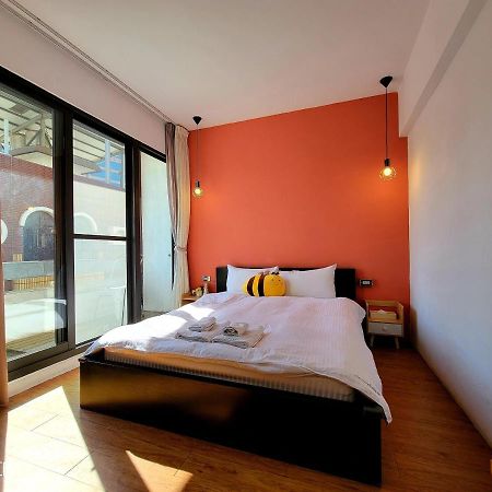 Honey House Tainan Bed & Breakfast Bagian luar foto