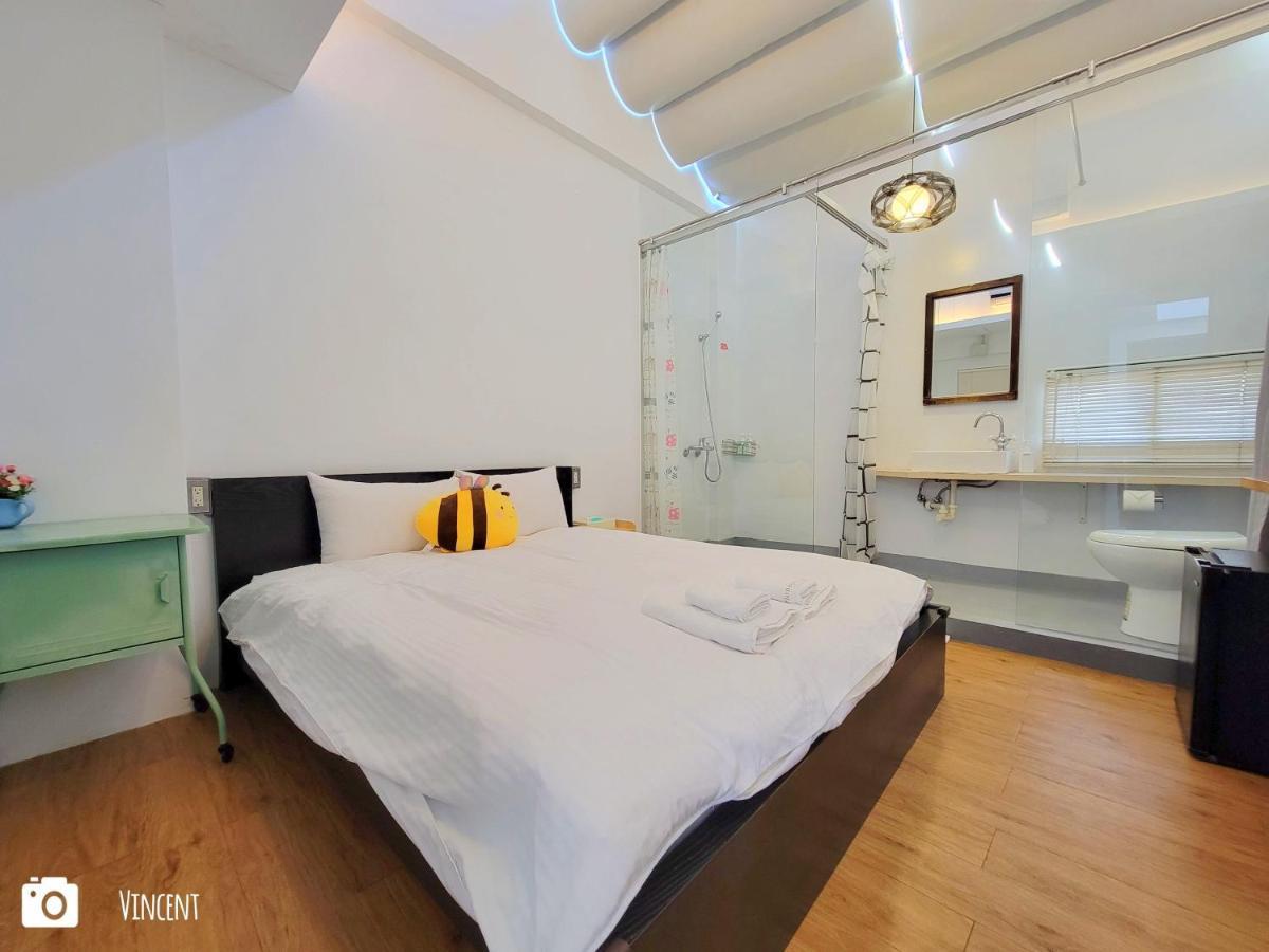 Honey House Tainan Bed & Breakfast Bagian luar foto