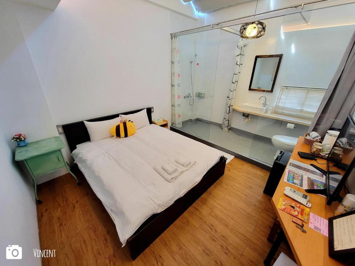 Honey House Tainan Bed & Breakfast Bagian luar foto