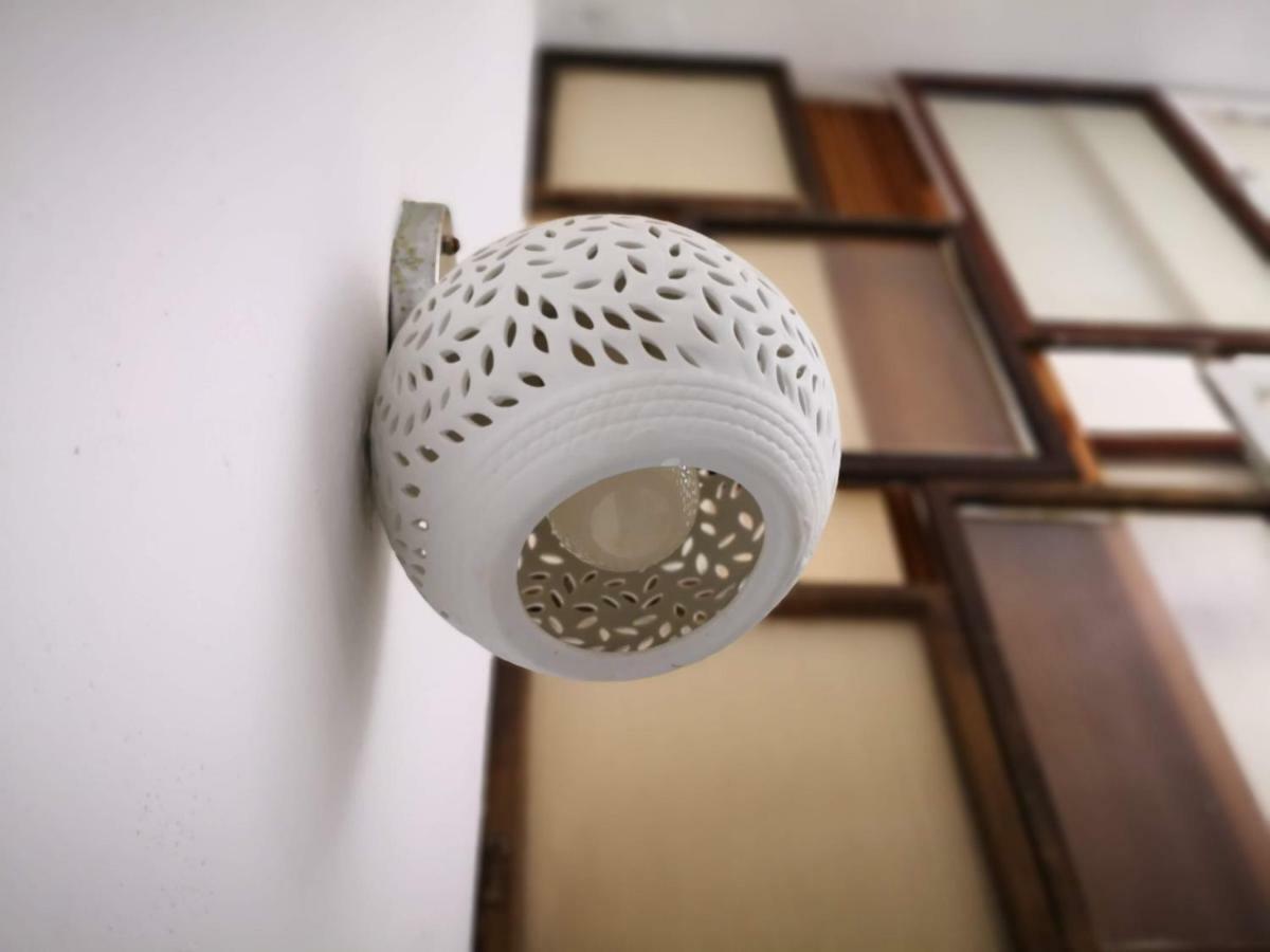 Honey House Tainan Bed & Breakfast Bagian luar foto