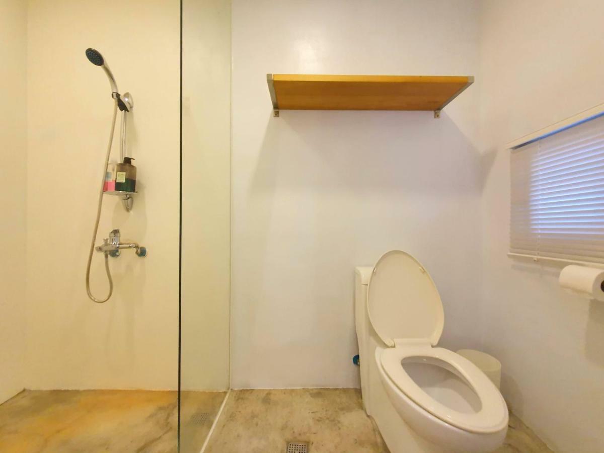 Honey House Tainan Bed & Breakfast Bagian luar foto