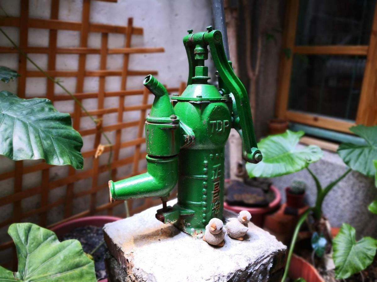 Honey House Tainan Bed & Breakfast Bagian luar foto