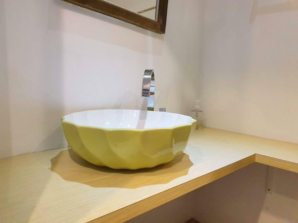 Honey House Tainan Bed & Breakfast Bagian luar foto