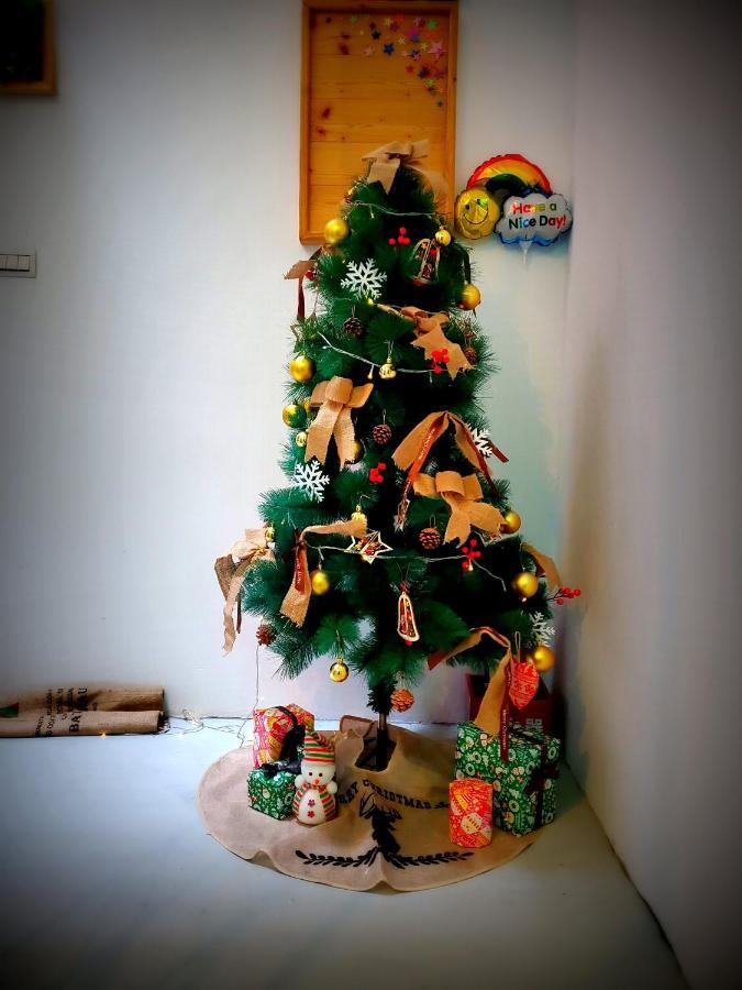 Honey House Tainan Bed & Breakfast Bagian luar foto